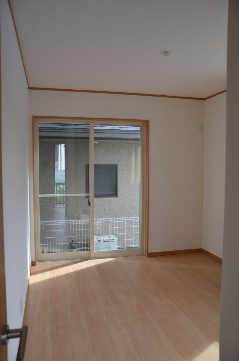 Other introspection. First floor Western-style room is, Is the flooring of bright. 