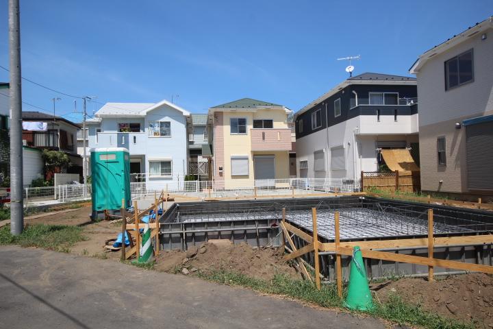 Local photos, including front road. Local (August 2013) Shooting