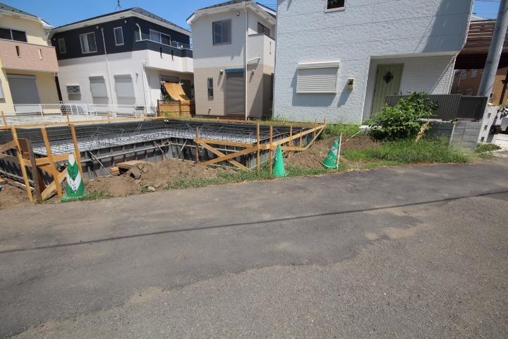 Local photos, including front road. Local (August 2013) Shooting