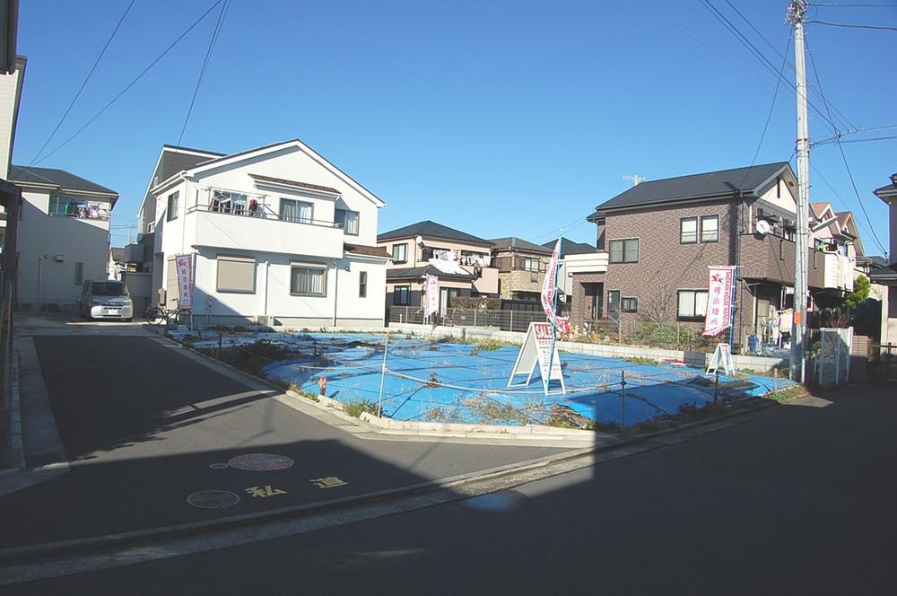 Local photos, including front road. Local (11 May 2013) Shooting