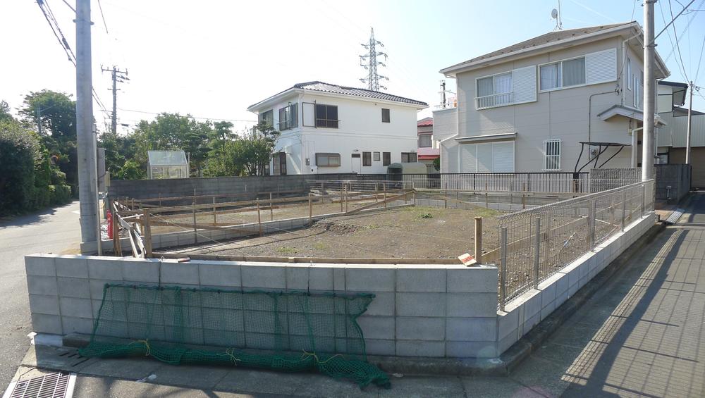 Local appearance photo. Local (10 May 2013) Shooting