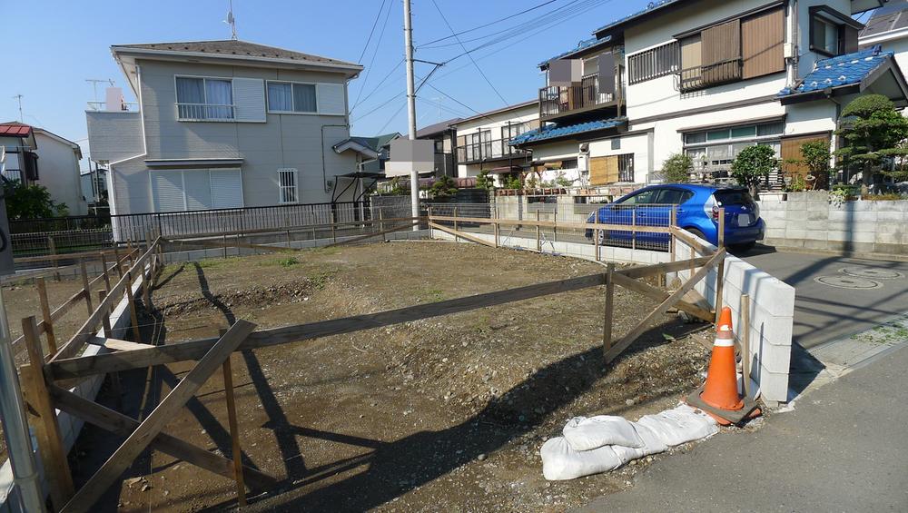 Local appearance photo. Local (10 May 2013) Shooting