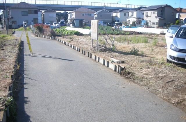 Local photos, including front road. Local (12 May 2013) Shooting