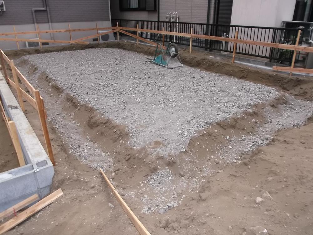 Local appearance photo. Local (10 May 2013) Shooting