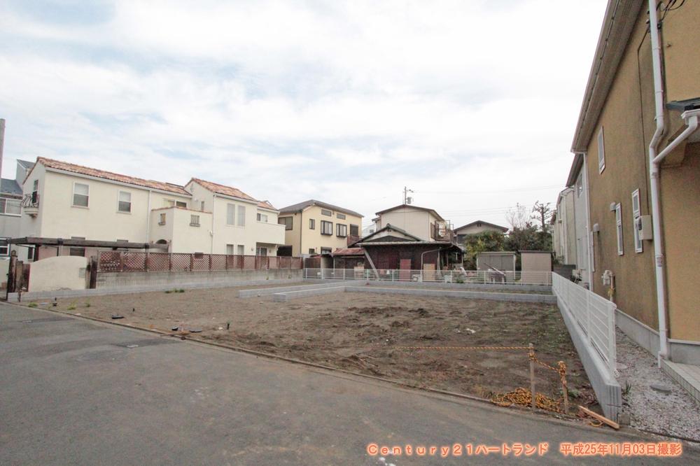 Local photos, including front road. A quiet residential area. 