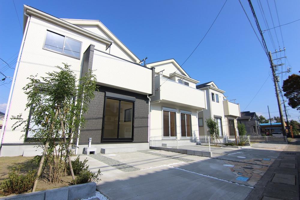 Sale already cityscape photo. Sale already the city average