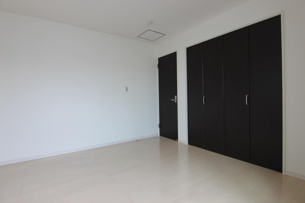 Same specifications photos (Other introspection). 1 Building: Western-style construction cases ○ monotone tone of luxury with a Western-style