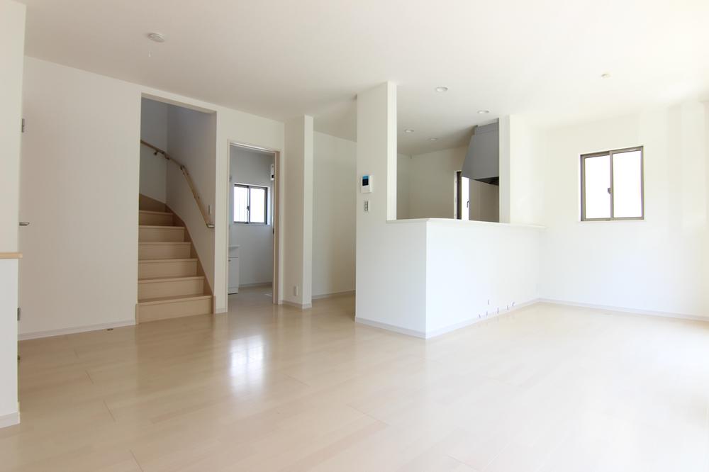 Same specifications photos (living). 1 Building: and a living example of construction ○ popular face-to-face kitchen, Attractive arrangement of the water around considering the housework leads