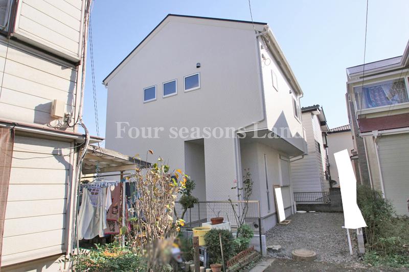 Local photos, including front road. Local (11 May 2013) Shooting