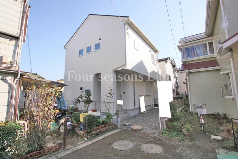 Local appearance photo. Local (11 May 2013) Shooting