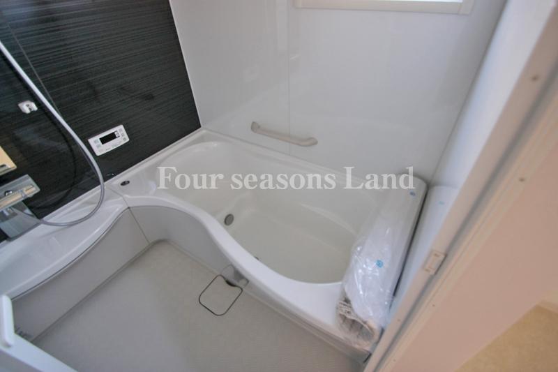 Bathroom. Indoor (11 May 2013) Shooting