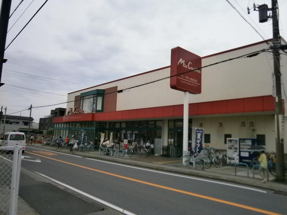 Supermarket. July 2013 shooting