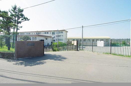 Other Environmental Photo. 1400m until the pine forest junior high school