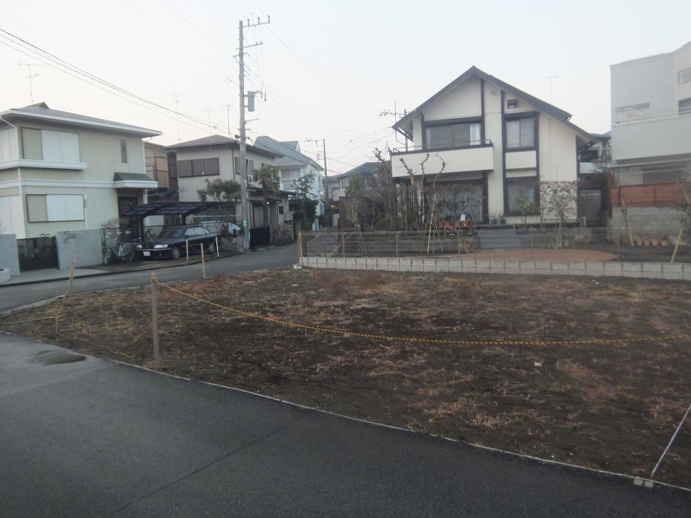 Local photos, including front road. Local (January 2013) Shooting