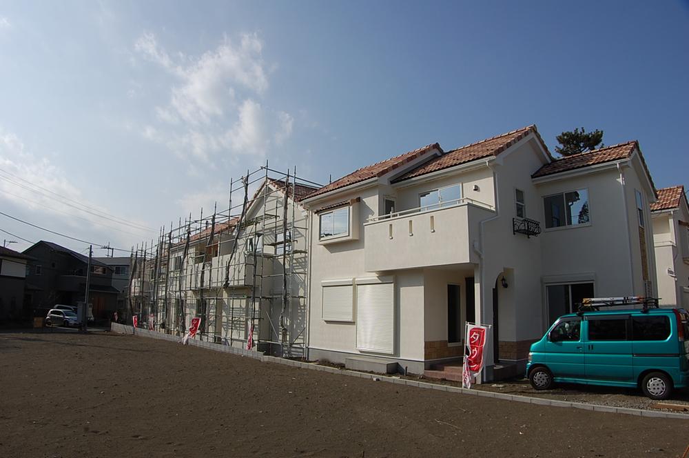 Local photos, including front road. Local (March 2013) Shooting