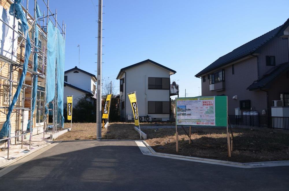 Local photos, including front road. Local (12 May 2013) Shooting