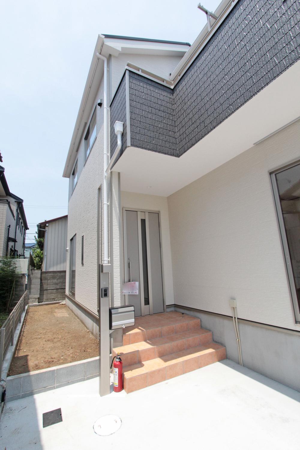 Entrance. Construction results