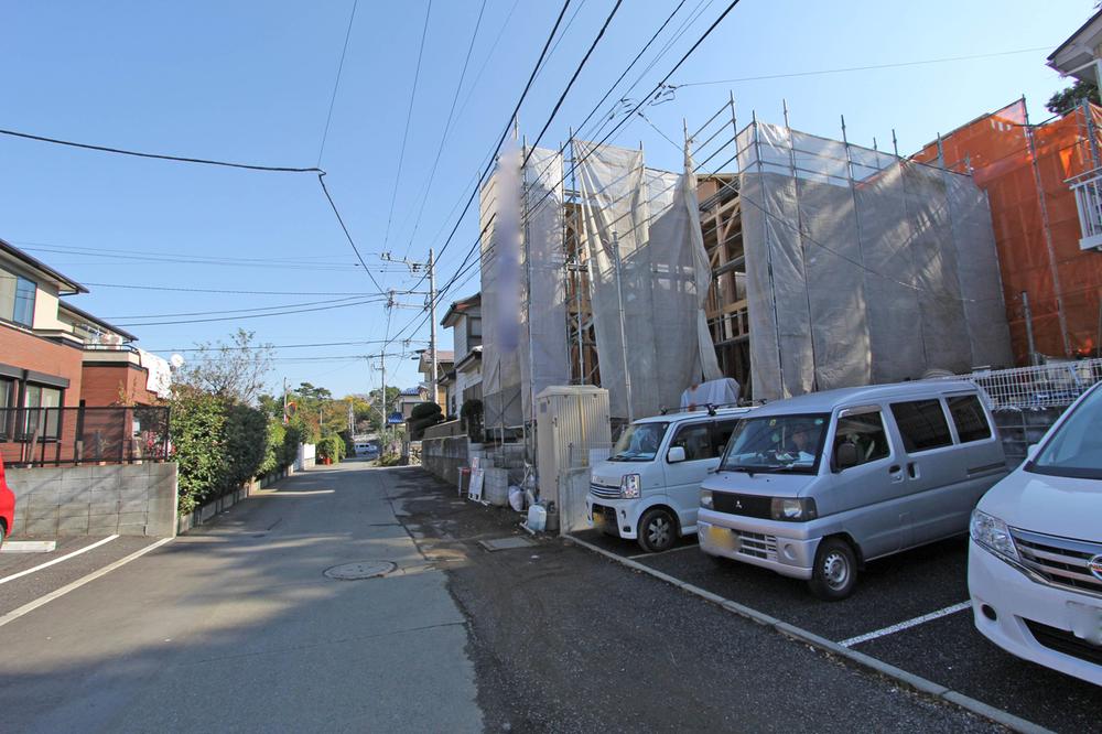 Local photos, including front road. 2013 November 16, shooting