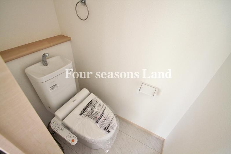 Toilet. Indoor (July 2013) Shooting