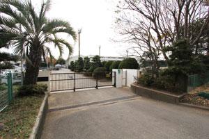 Junior high school. 720m until Nakajima junior high school