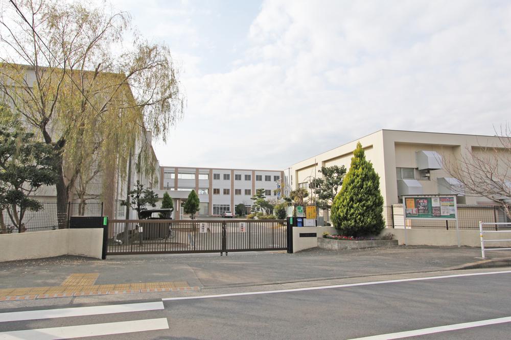 Primary school. Yanagijima until elementary school 550m