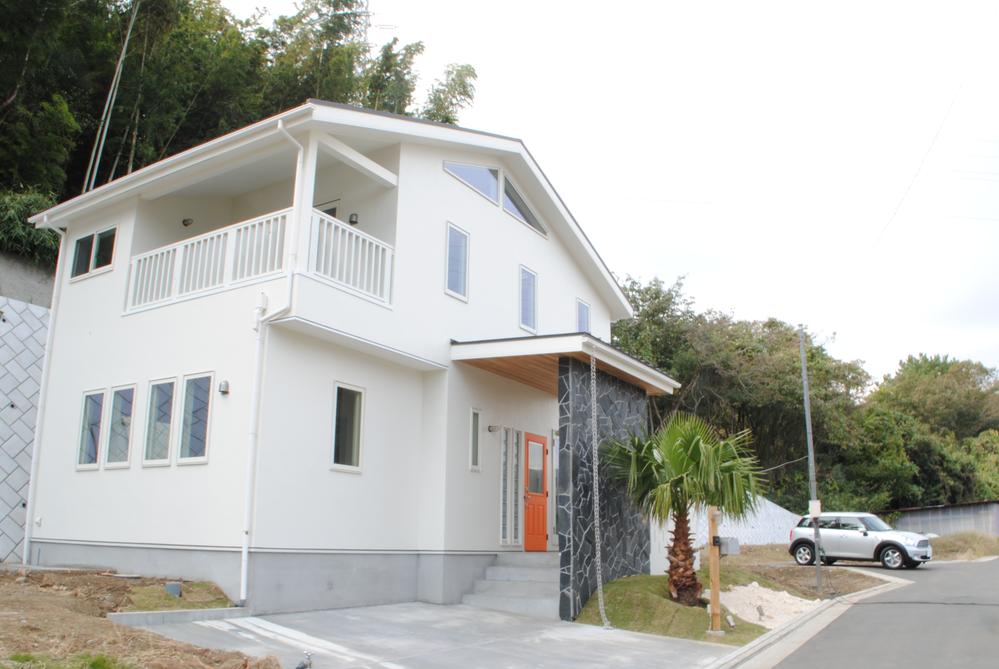 Local appearance photo. Local (11 May 2013) Shooting