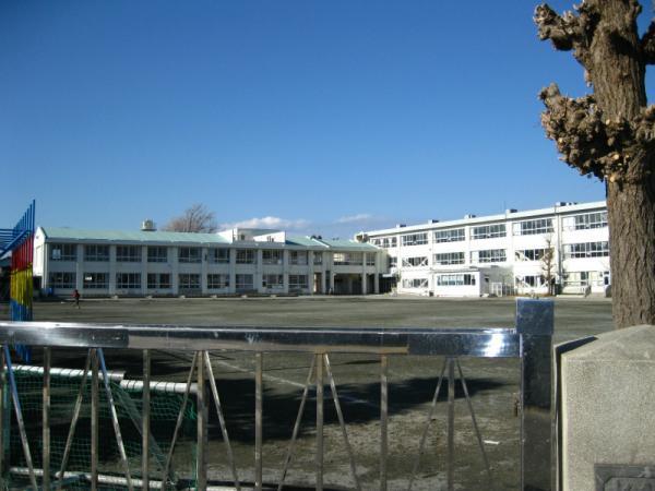 Primary school. 940m to the pine forest elementary school