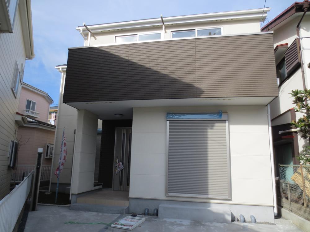 Local appearance photo. Local (11 May 2013) Shooting