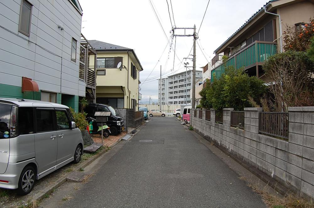 Local photos, including front road. Local (11 May 2013) Shooting