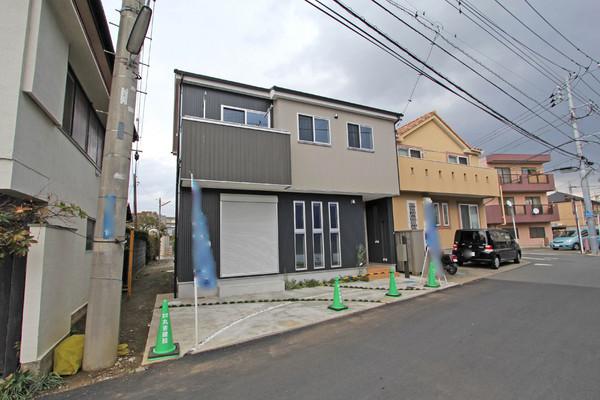 Local photos, including front road. Local (11 May 2013) Shooting