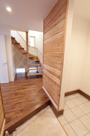 Entrance. Local (May 2013) Shooting