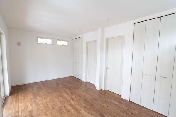 Non-living room. Local (May 2013) Shooting