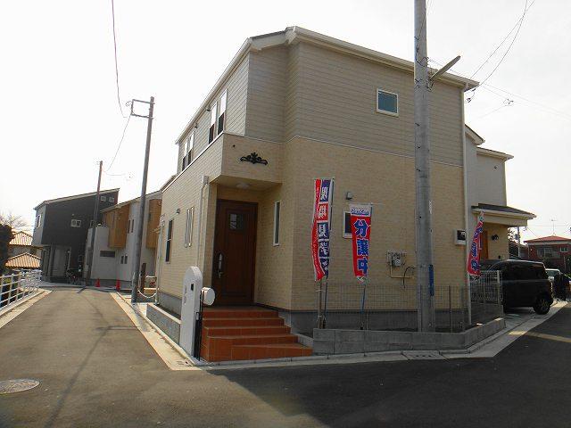 Local appearance photo. Subdivision nestled in a quiet residential area. First, Please refer to the local. (March 2013 shooting)