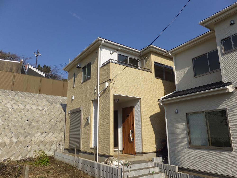 Local appearance photo. Local (11 May 2013) Shooting