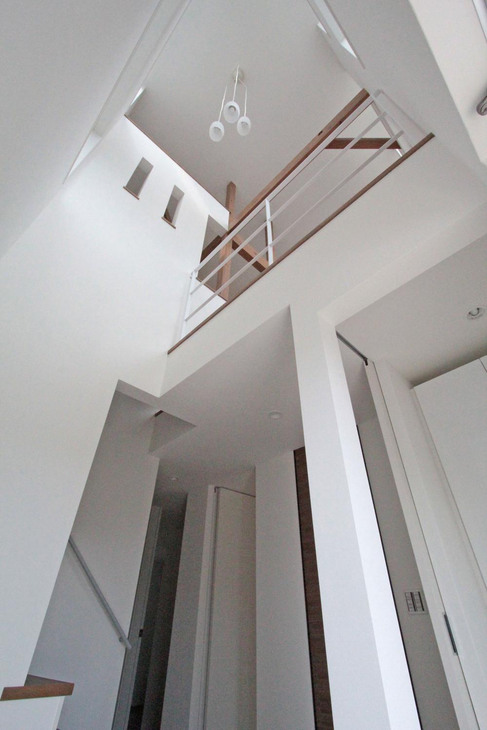 Entrance. Entrance with atrium Interior construction results