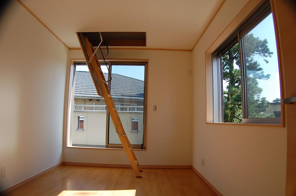 Non-living room. Indoor (10 May 2013) Shooting