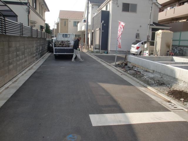 Local photos, including front road. Local (April 2013) Shooting