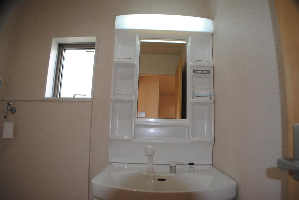 Wash basin, toilet. Indoor (12 May 2013) Shooting