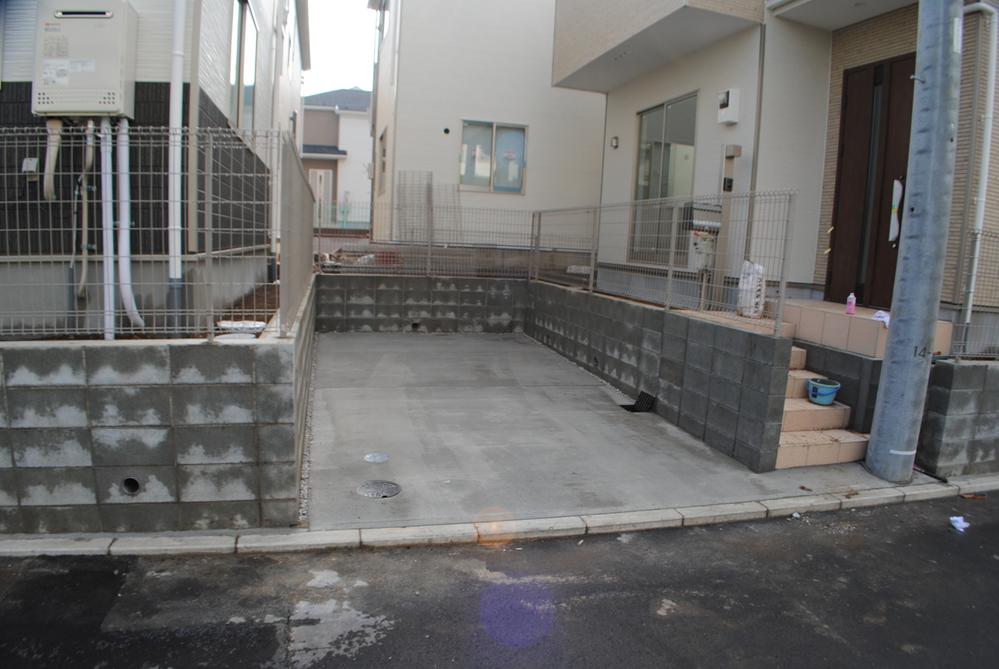 Parking lot. Local (12 May 2013) Shooting