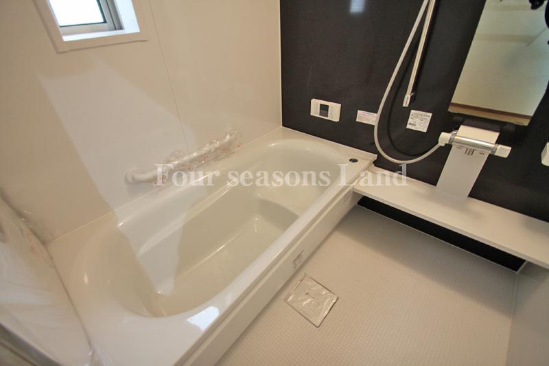 Bathroom. Indoor (11 May 2013) Shooting Building 3