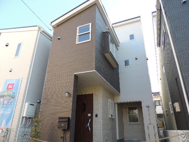 Local appearance photo. Local (11 May 2013) Shooting