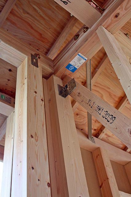 Construction ・ Construction method ・ specification. Our property is, Columns and beams, It has adopted a wooden framework construction method assembled using a brace. Further columns and beams, It is at the junction, such as a brace to use the hardware, Gaining strength Otsukuri the peace of mind you live.