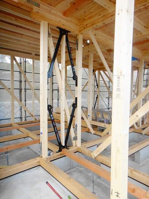 Construction ・ Construction method ・ specification. In this listing, A damping device called "GVA" has been standard equipment. "GVA" will be kept up to 70% shaking of earthquake. Also, Repeated any number of times, Since it effective, And home to most of the shelter.