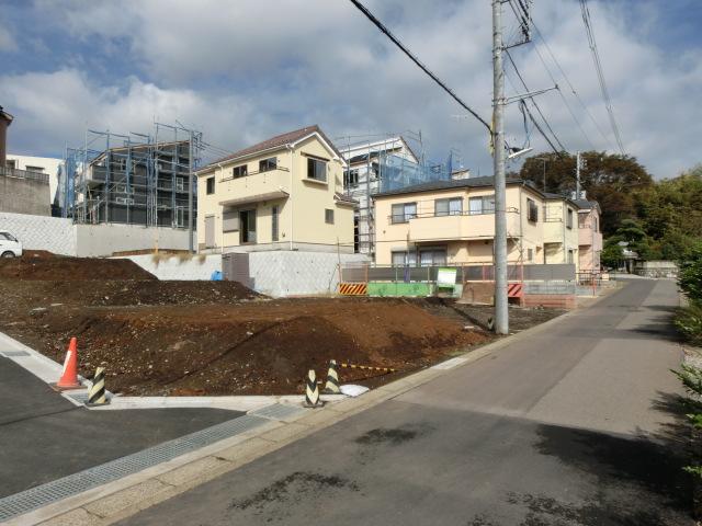 Local photos, including front road. Local (10 May 2013) Shooting