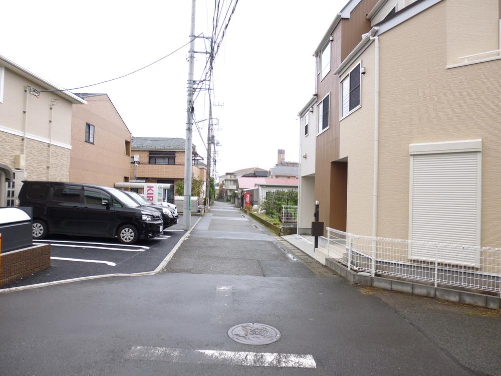 Local photos, including front road. Local (11 May 2013) Shooting