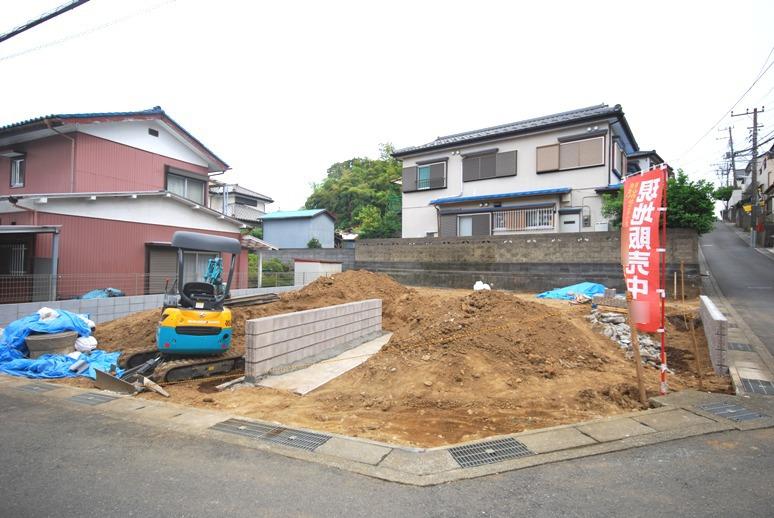 Local photos, including front road. Local (June 2013) Shooting