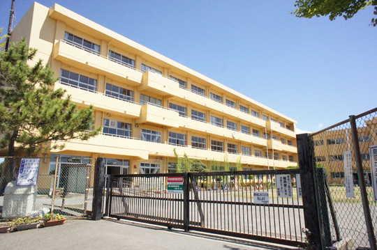 Other. Shake elementary school 9 minute walk (about 710m)