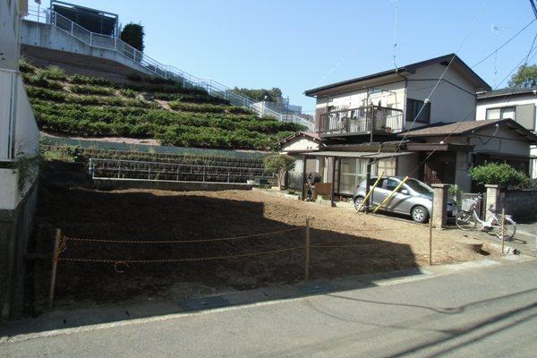 Local photos, including front road. Local (10 May 2013) Shooting