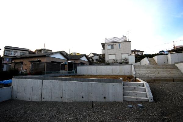 Local photos, including front road. Local (12 May 2013) Shooting. 2 ・ Building 3.