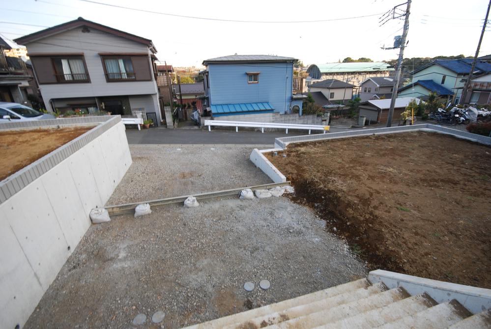 Local photos, including front road. Local (12 May 2013) Shooting